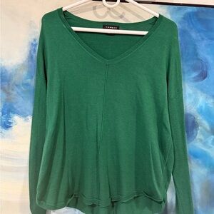 Trouve Women's Green V-Neck Top